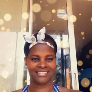 Meet your Posher, Simona